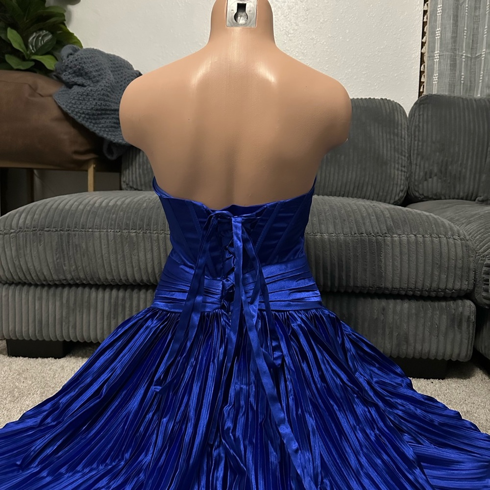 Blue dress